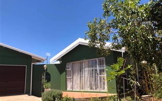3 Bedroom House in Vanderkloof