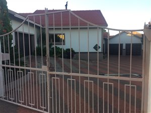 4 Bed House in Highveld Park