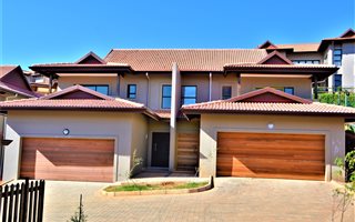 3 Bedroom Duet in Izinga Ridge