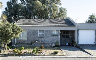 3 Bedroom Townhouse in Protea Heights