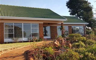 4 Bedroom House in Roodepoort Central