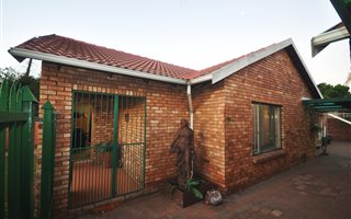 3 Bedroom House in Theresa Park