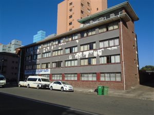 1200 m² Commercial space in South Beach