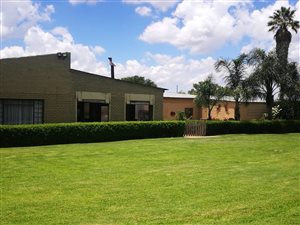 8.6 ha Farm in Blue Hills