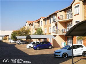 1 Bed Flat in Carlswald Estate