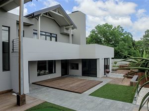 4 Bedroom House in Mostertsdrift