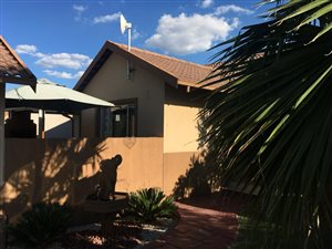 3 Bed House in Thatchfield