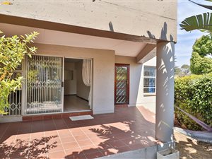 2 Bed Apartment in Bryanston East