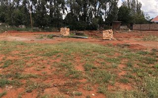 1223 m² Land available in Langenhoven Park