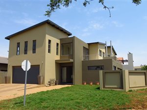 4 Bed House in The Meadows