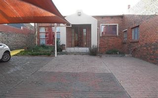 4 Bedroom House in Gholfsig