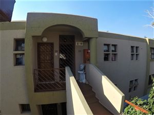 3 Bed Apartment in Helderkruin