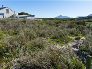 770 m² Land available in Kommetjie