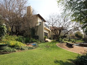 5 Bed House in Dainfern Golf Estate