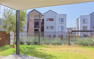 3 Bedroom Apartment in Carlswald Estate