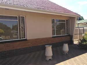 3 Bed House in Tileba