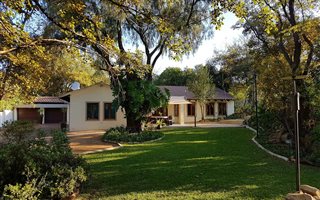 4 Bedroom House in River Club