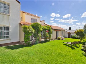 3 Bed House in Dowerglen