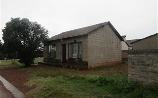2 Bedroom House in Mohlakeng