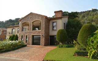 3 Bedroom House in Estate D Afrique