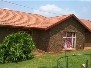 3 Bedroom House in Heuweloord