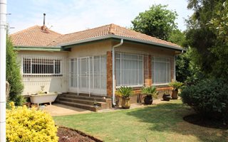 4 Bedroom House in Petersfield