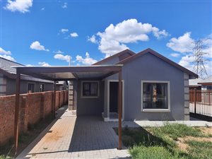 3 Bed House in Mandela View