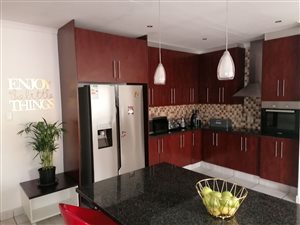3 Bed House in Lynnwood Park