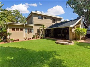 4 Bed House in Maroelana