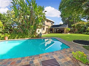 4 Bed House in Maroelana