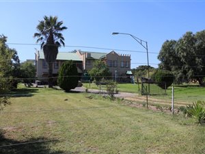 5 Bedroom House in Mnandi AH