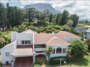 4 Bed House in La Sandra