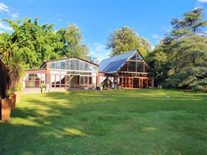 2 ha Farm in Shere