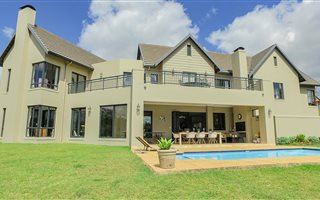4 Bedroom House in Cotswold Downs Estate