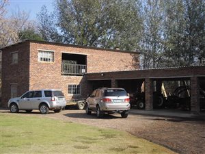 1.6 ha Farm in Skeerpoort