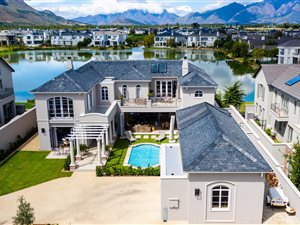 5 Bed House in Val de Vie