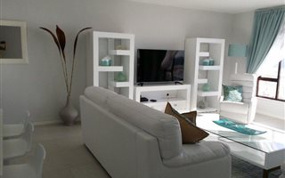 3 Bedroom Apartment in Bloubergstrand