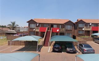 2 Bedroom Townhouse in Mondeor