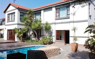 6 Bedroom House in Summerset
