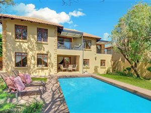 3 Bed Duplex in Paulshof
