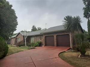3 Bed House in Panorama
