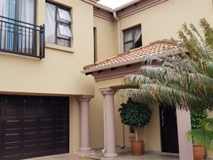 5 Bed House in Highveld