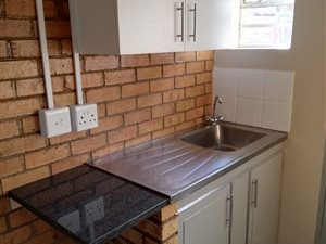 0.5 Bed Flat in Jeppestown