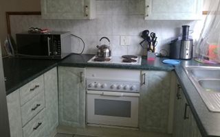 2 Bedroom Townhouse in Die Hoewes