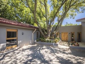 3 Bed House in Craighall Park