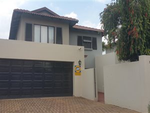 3 Bed Duplex in Amorosa