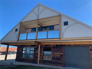 6 Bed House in Dana Bay
