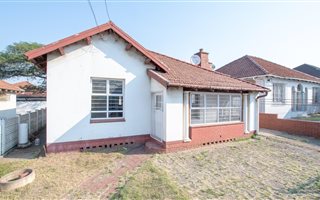 350 m² Commercial space in Glenwood