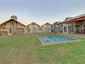 5 Bed House in Mooikloof Glen