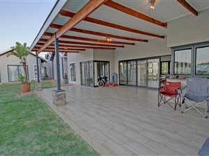 5 Bed House in Mooikloof Glen